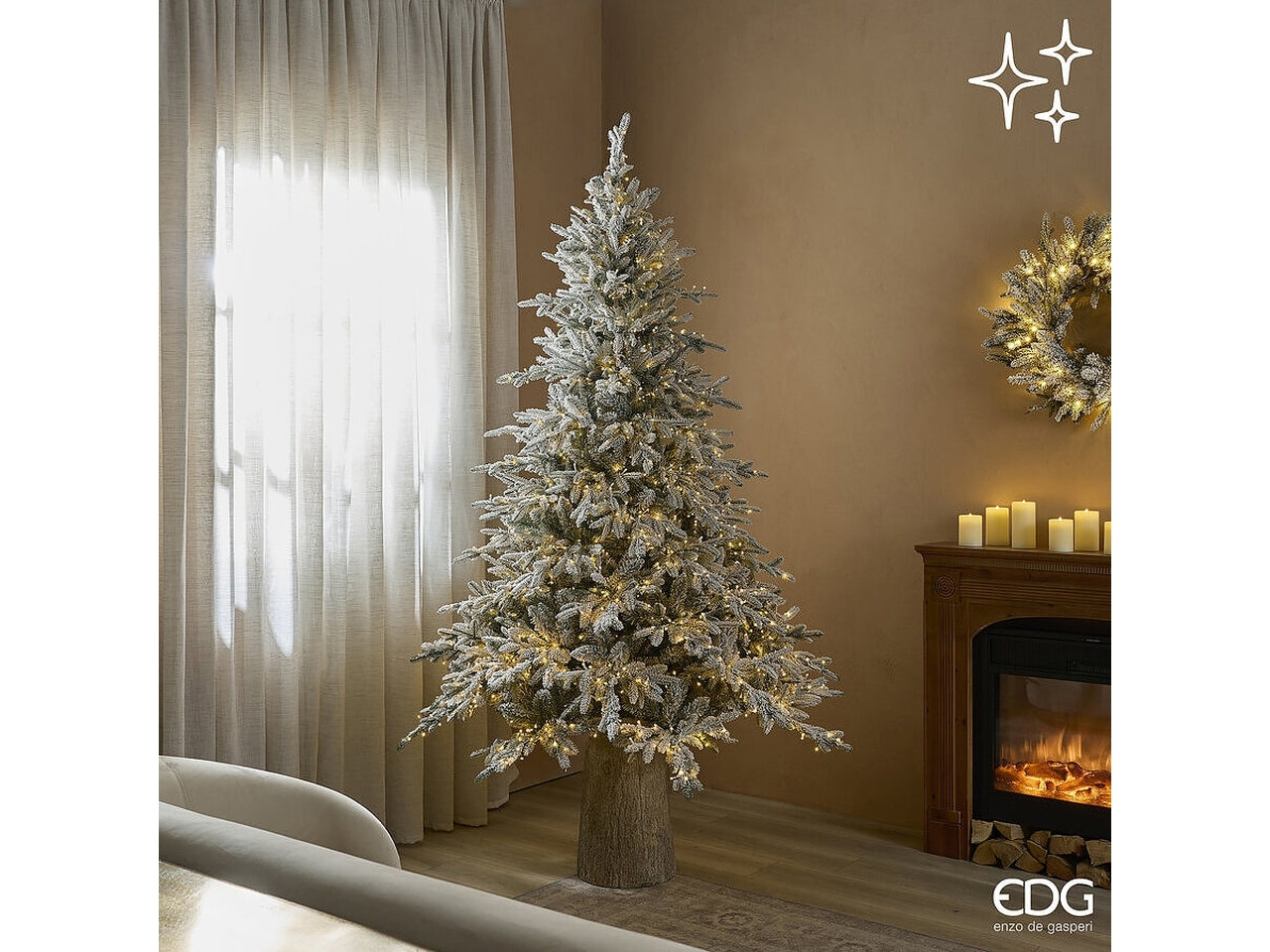 Pino cortina innevato 210cm, diametro 148cm con 2500miniled multieffetto bianco caldo