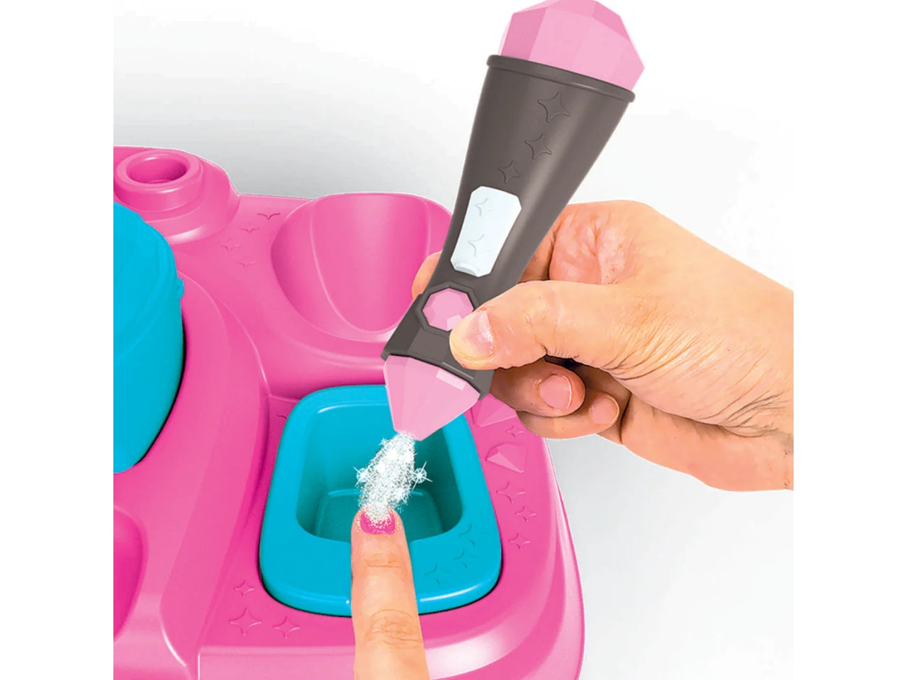 Crazy chic nail art studio