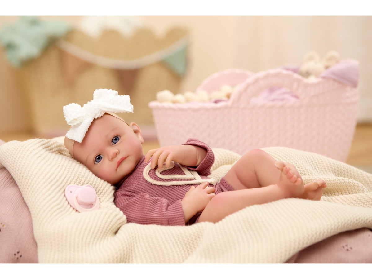 Baby born neoborn girl fair/open