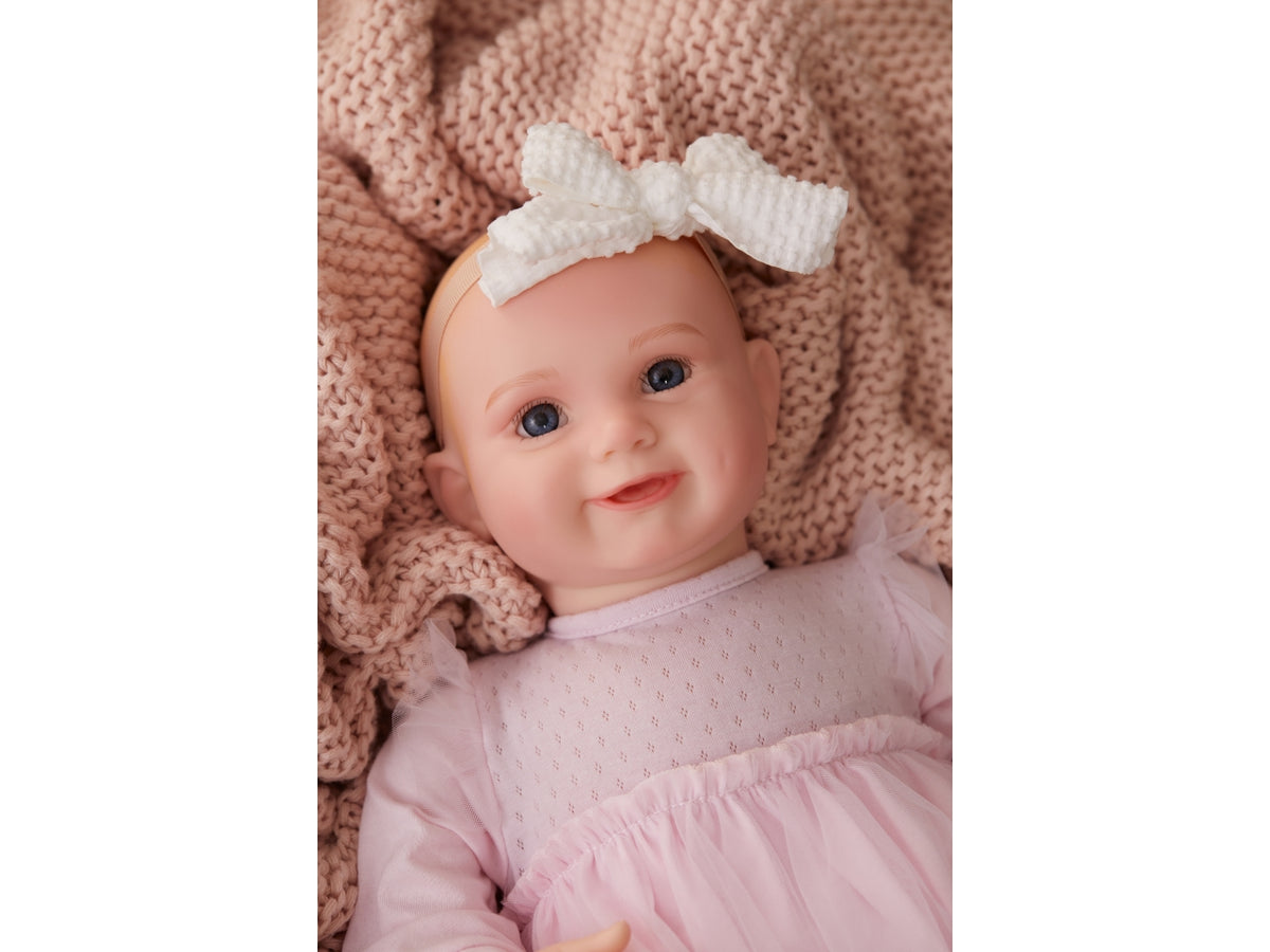 Baby born neoborn girl light/open
