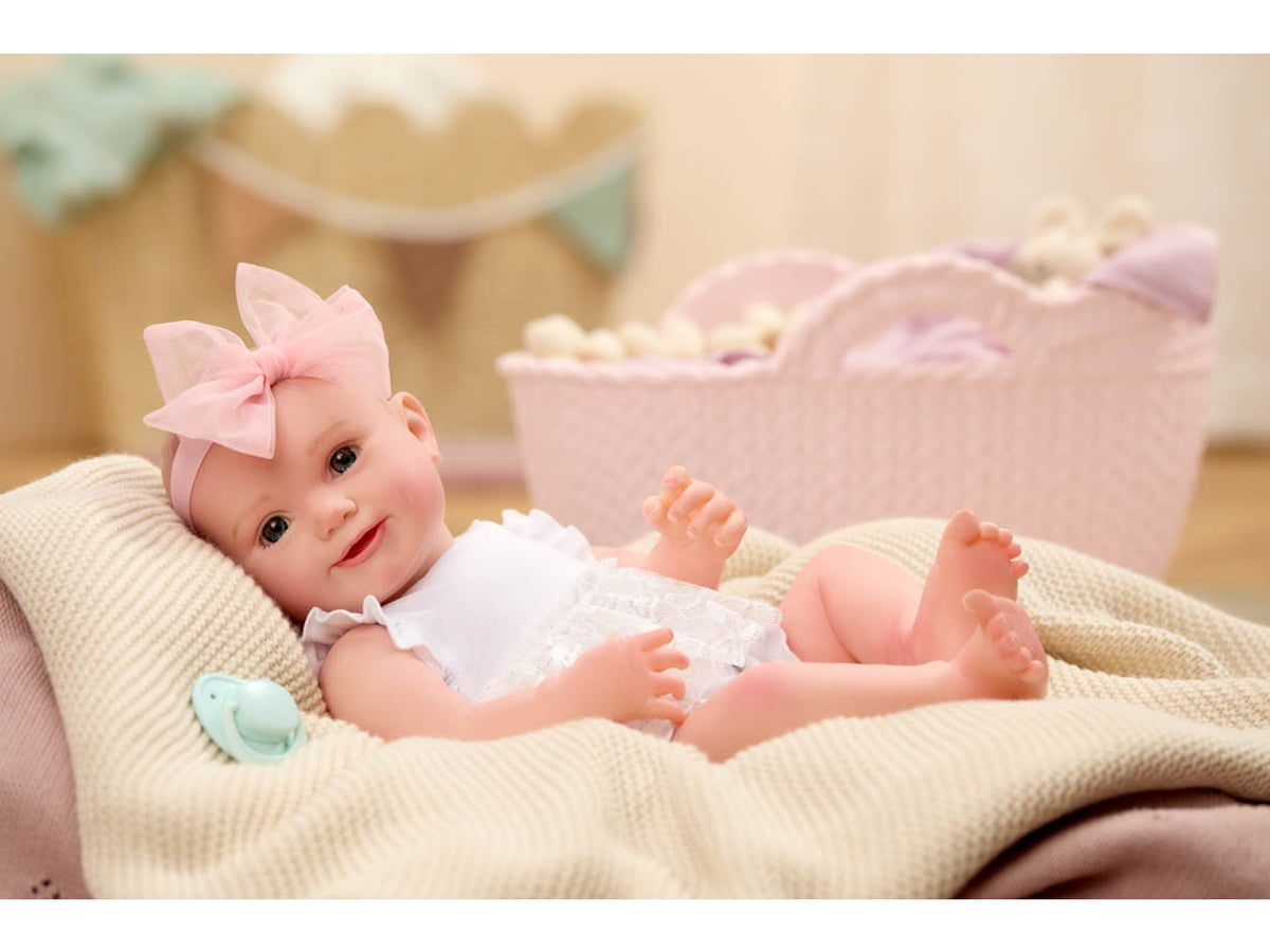 Baby born neoborn girl light/open