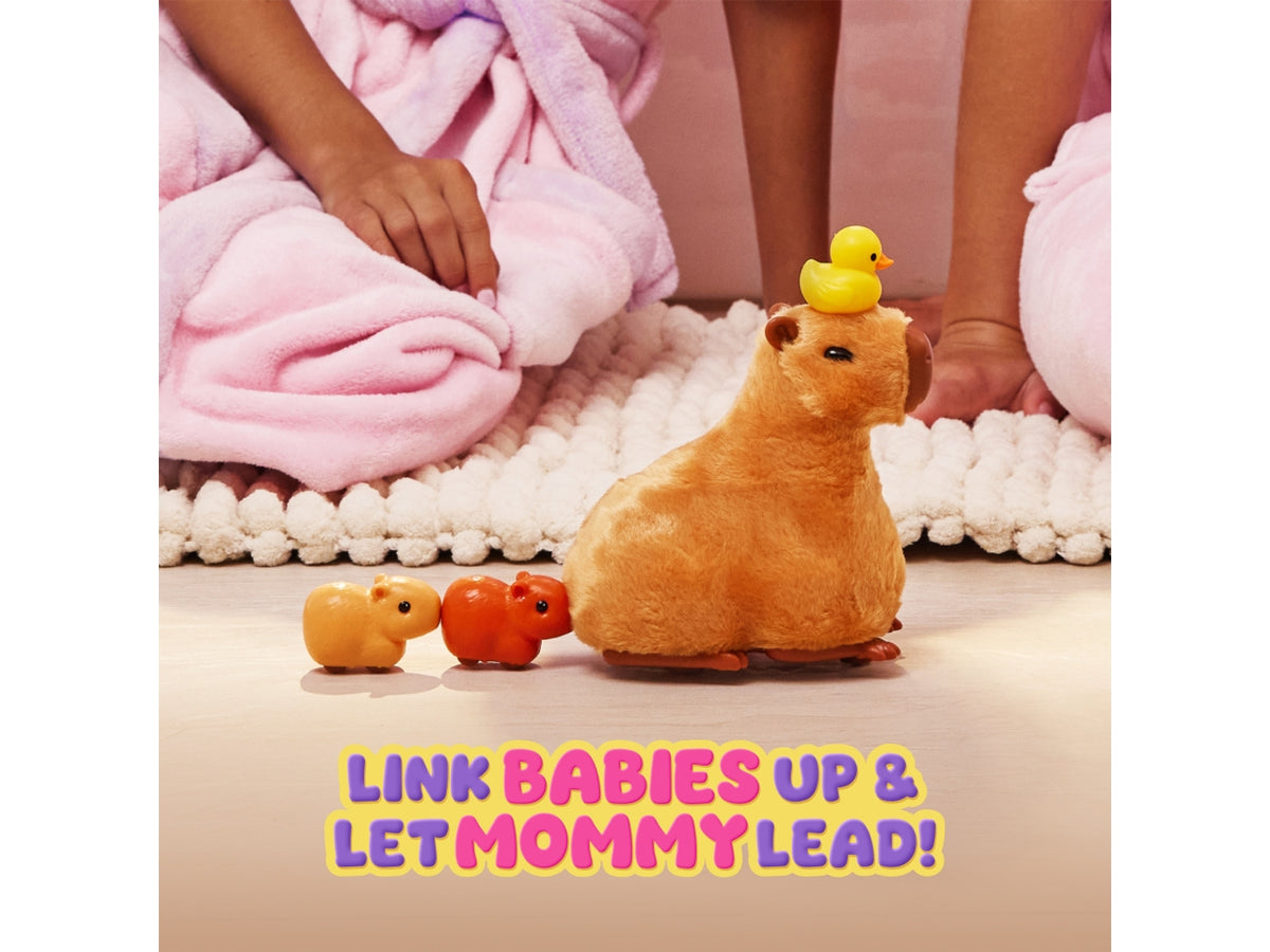 Mommy e baby surprise capybara