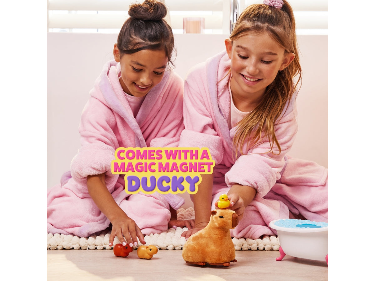 Mommy e baby surprise capybara