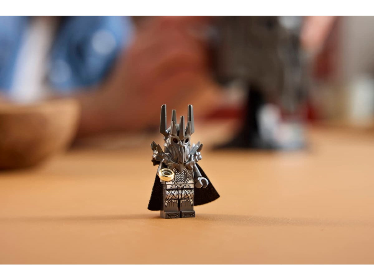 Lego elmo di Sauron il signore degli anelli