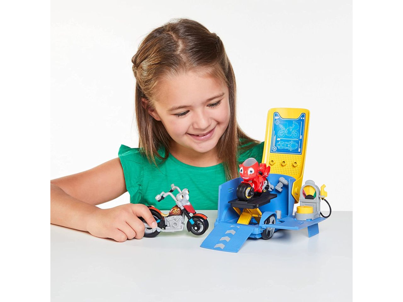 Ricky zoom maxwell trailer playset