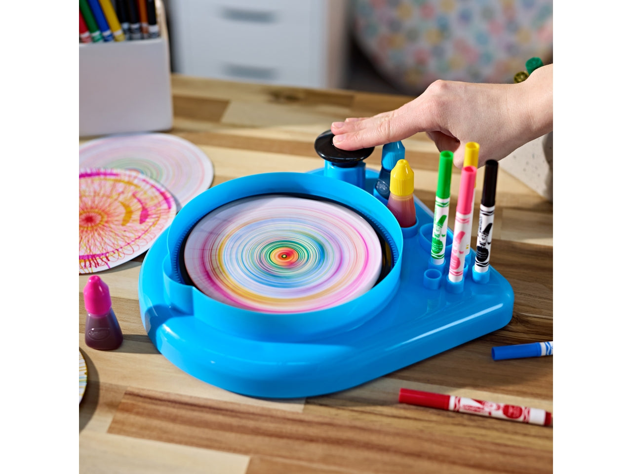 Spin & Spiral Art Station - Super Set Gira e Crea, Blu e Nero, Età 6+, Crayola