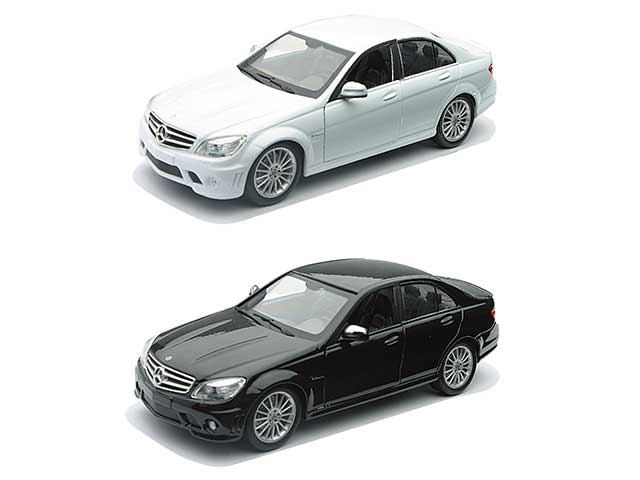 Auto 1:24 mercedes classe c 71083