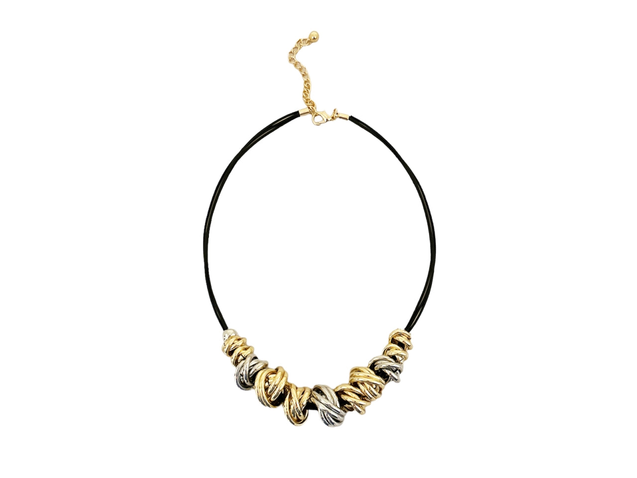 Collana corta con anelli intrecciati