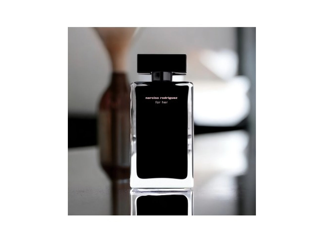 Narciso Rodriguez For Her EDT 100ml: Eau de Toilette per Donna con Note di Bergamotto, Fiore d'Arancio, Osmanto, Muschio Bianco, Ambra, Vaniglia, Vetiver e Patchouli - Eleganza e Purezza in una Scatola - Narciso Rodriguez $