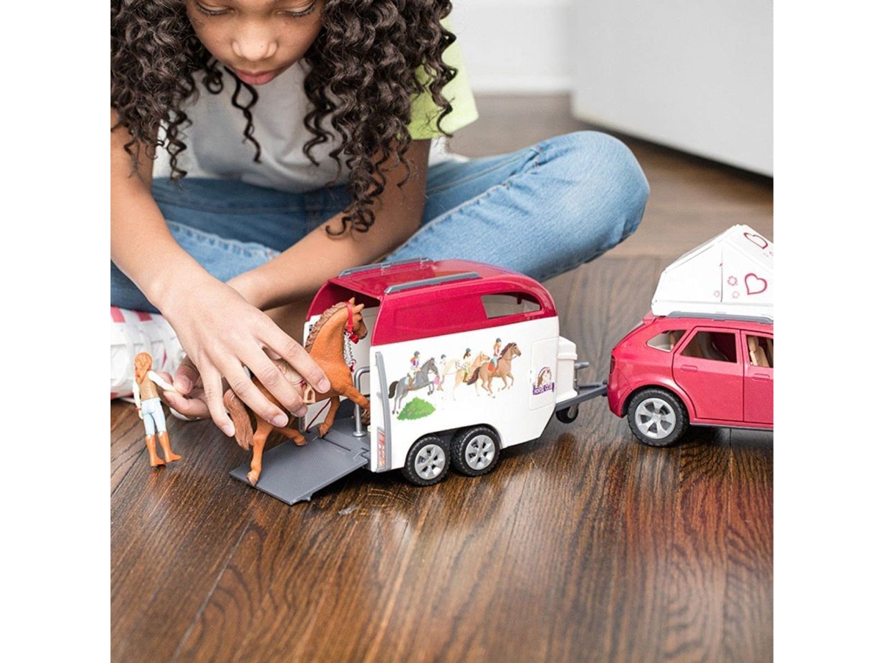Auto e rimorchio per cavalli