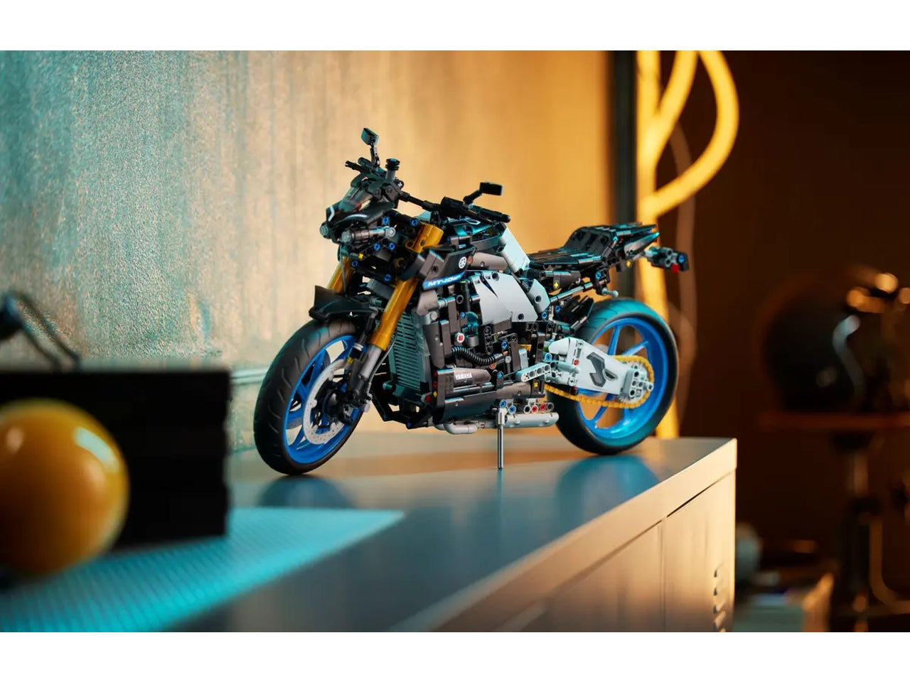Lego Technic Yamaha MT-10 SP 42159