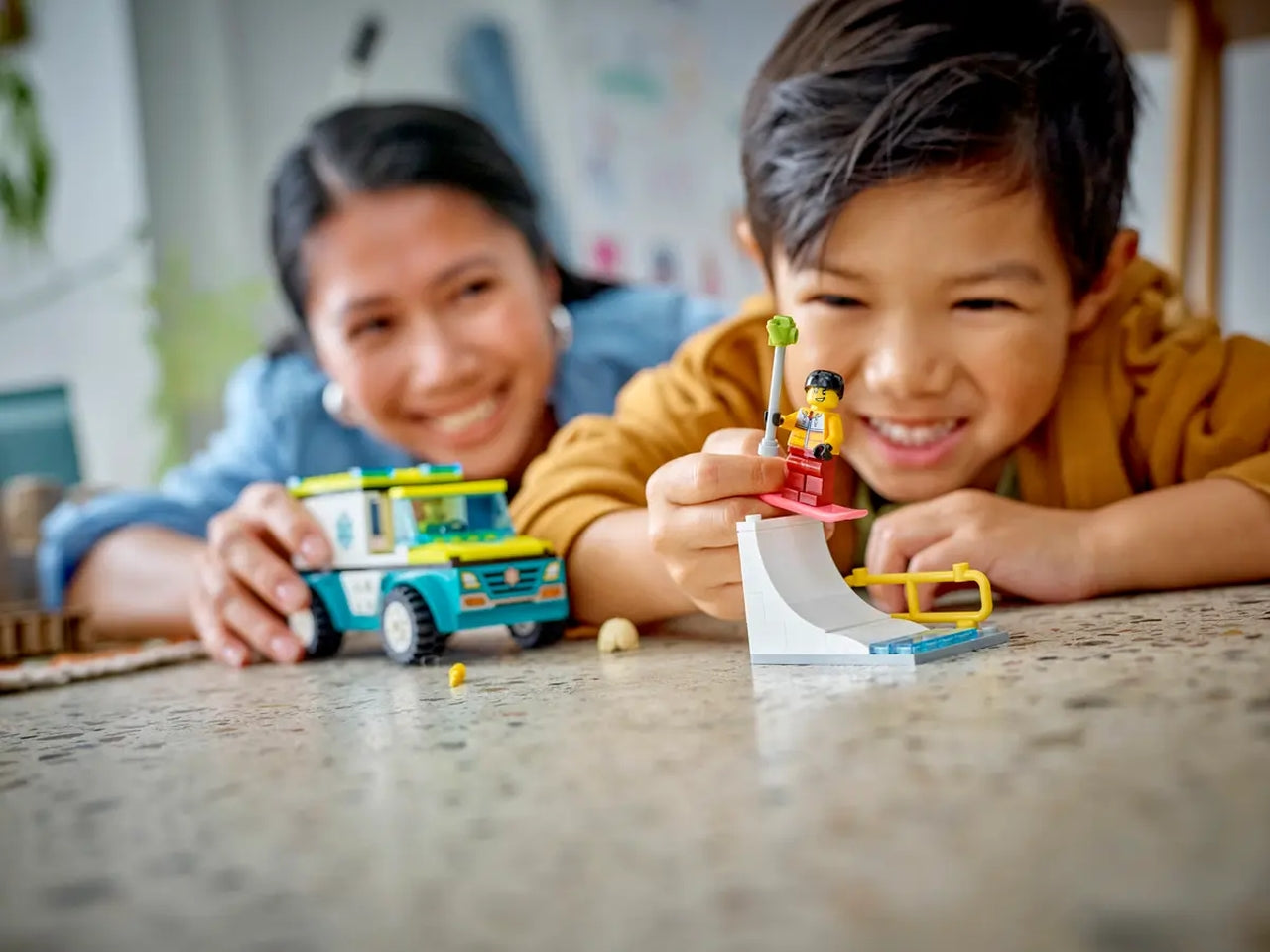 Lego city great vehicles ambulanza di emergenza e snowboarder