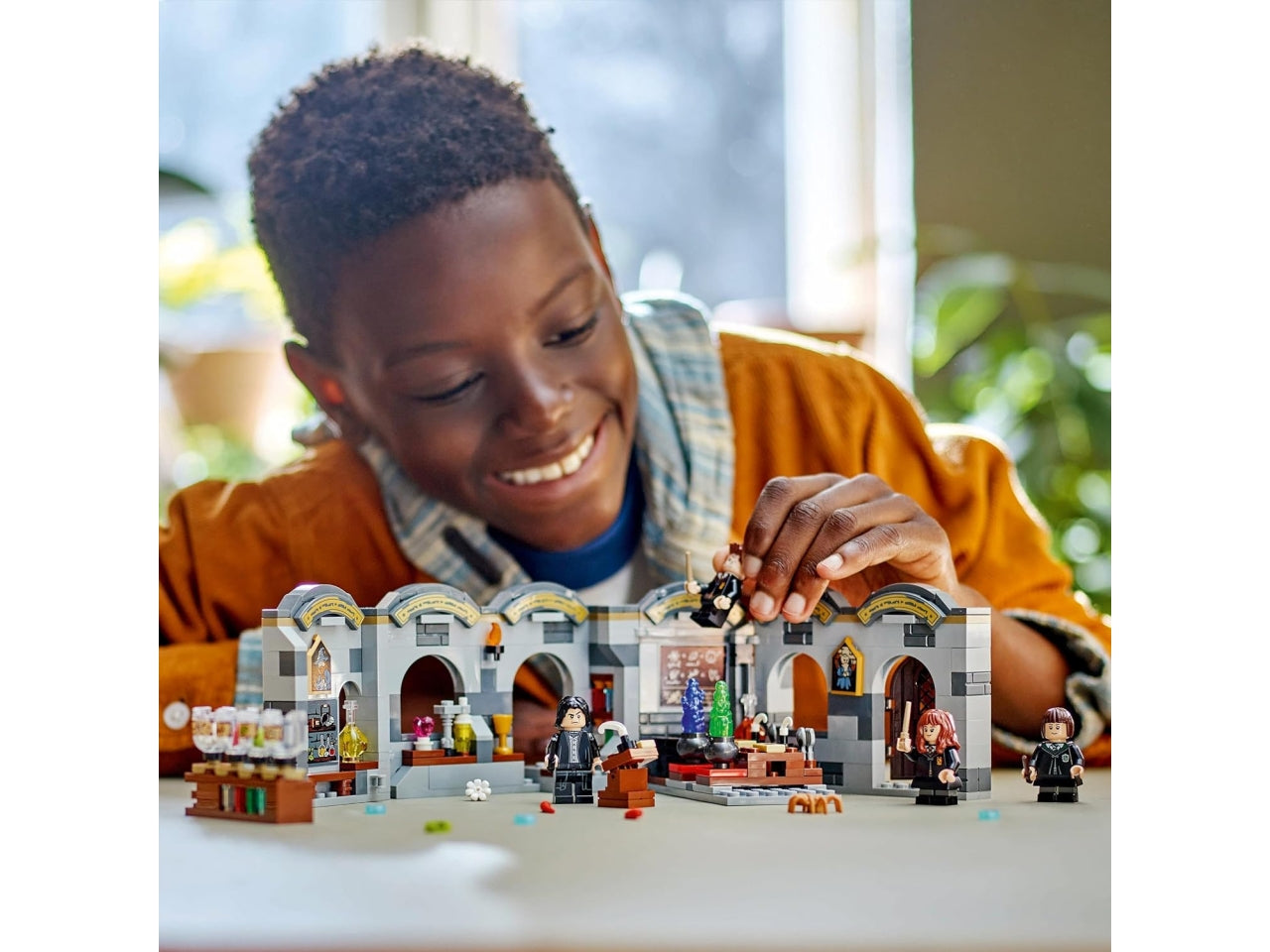 Lego Harry Potter Castello di Hogwarts lezione di pozioni, set di costruzioni in scatola da 397 pezzi, per bambini 8+ anni 76431