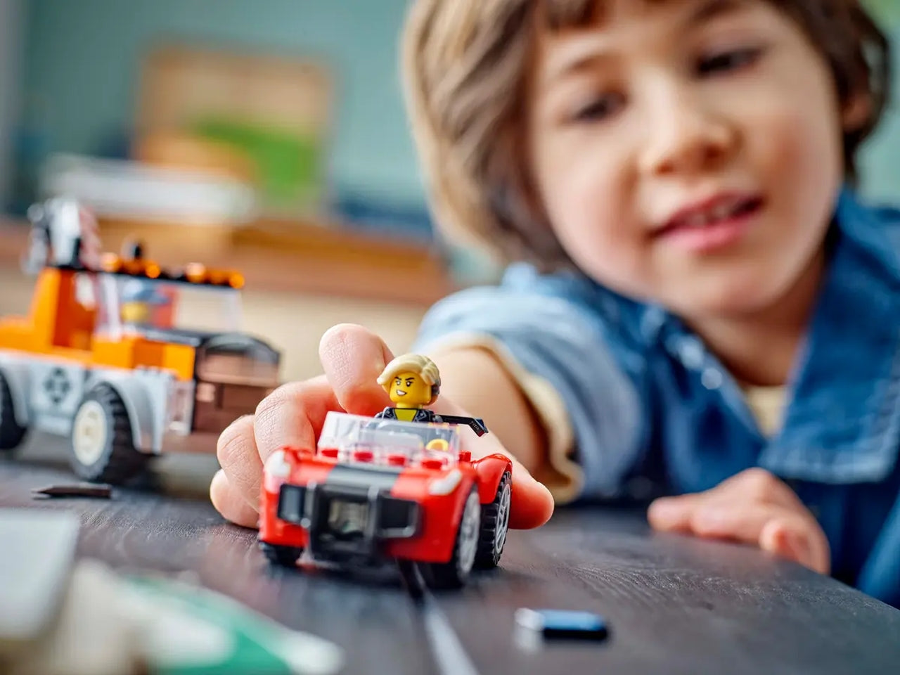 Lego City Great Vehicles Autogrù e officina auto sportive, set di costruzioni in scatola da 101 pezzi, per bambino 4+ anni 60435
