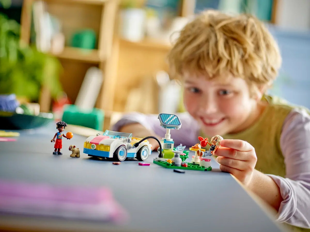 Lego friends auto elettrica e caricabatterie