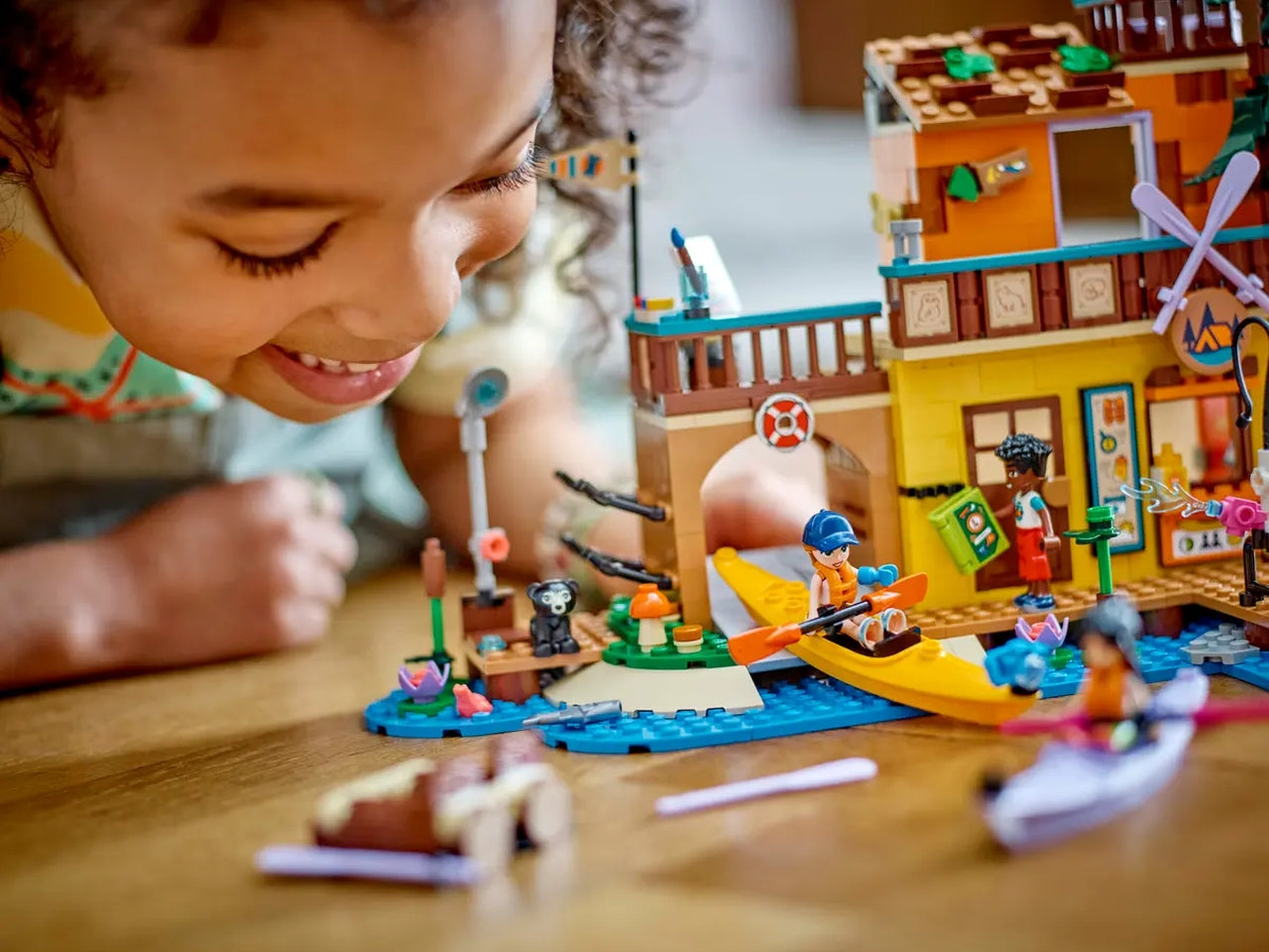 Lego Friends Campo Avventura Sport Acquatici, set costruzioni in scatola da 628 pezzi, per bambini 7+ anni 42626