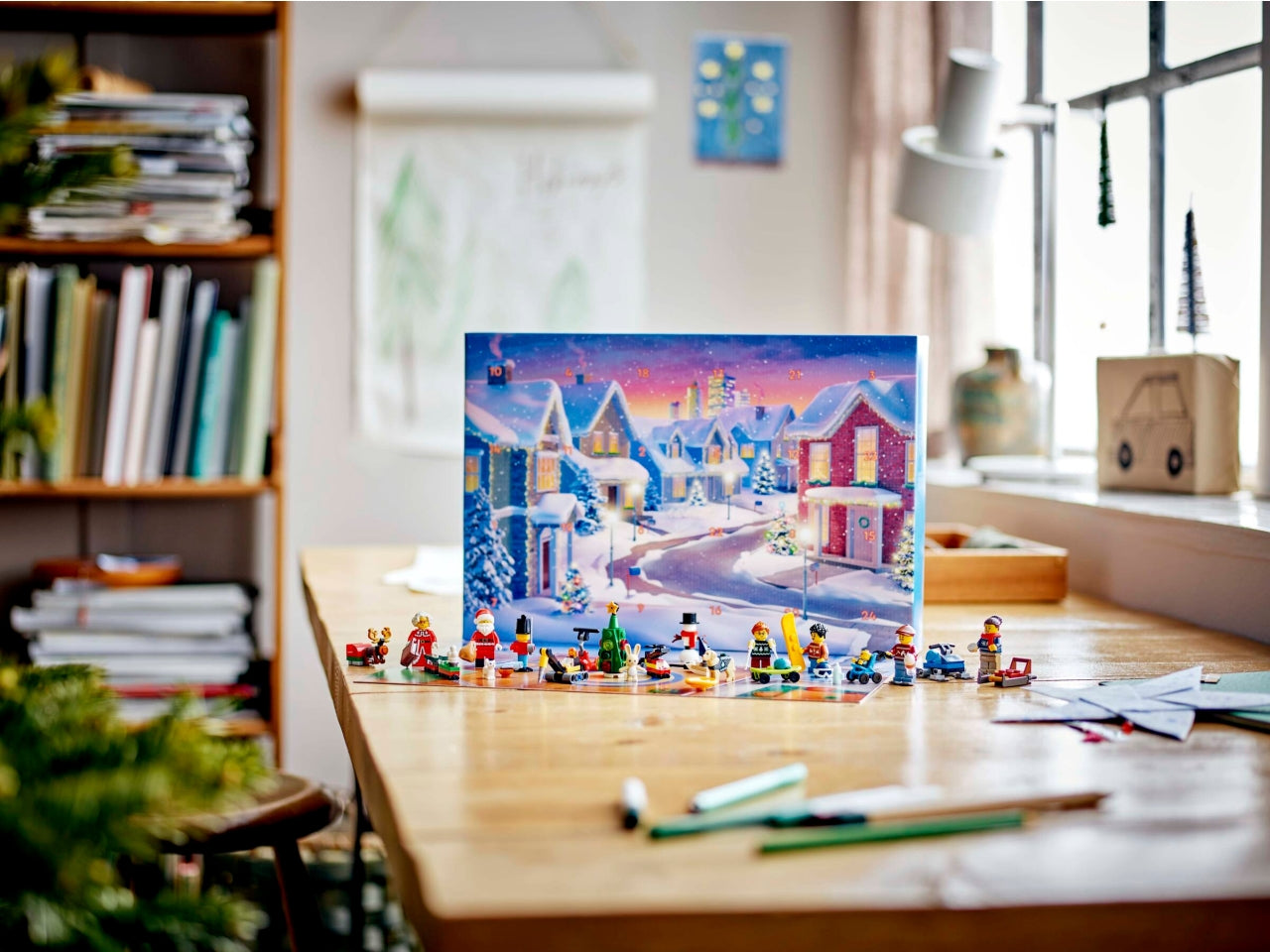 LEGO City - Calendario dellAvvento ricco di divertimento: organizza il conto alla rovescia fino al Natale con il Calendario dellAvvento 2024 per bambini dai 5 anni in su 60436