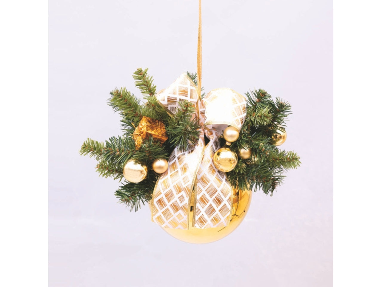 Pendente palla 20cm metallizzata oro decorata con rami e sfere