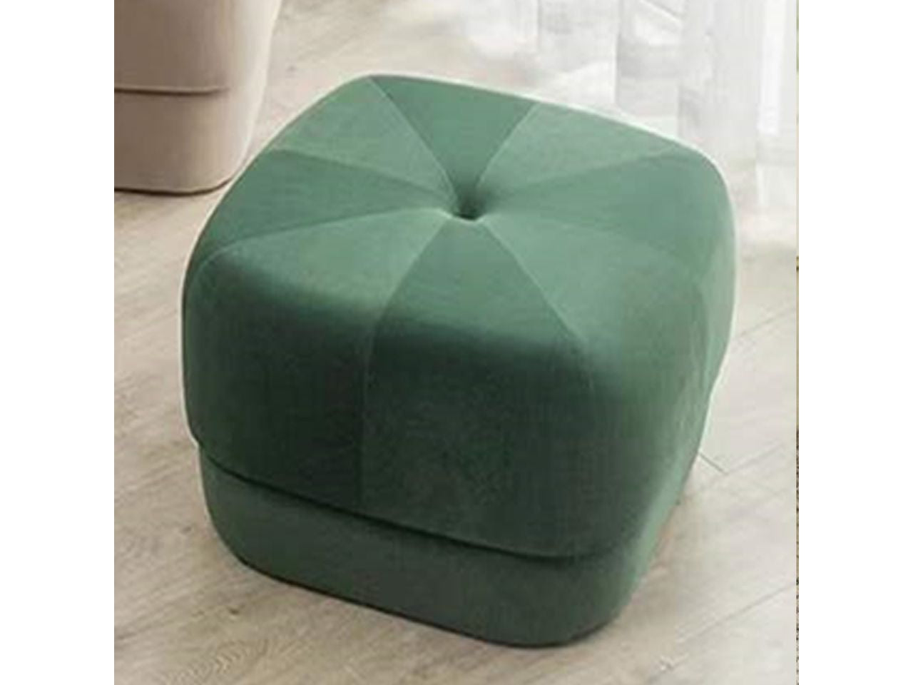Pouf in velluto liscio h.38x40x40cm colore verde $
