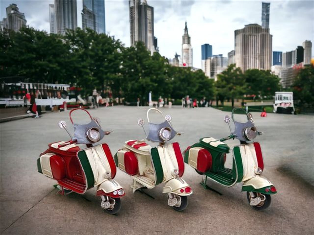 Modellino decorativo simil Vespa vintage in metallo 3 colori assortiti - Sud Import
