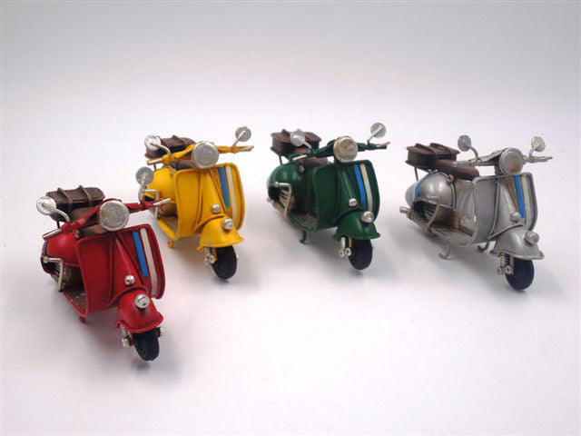 Vespa metallo piccola 543a