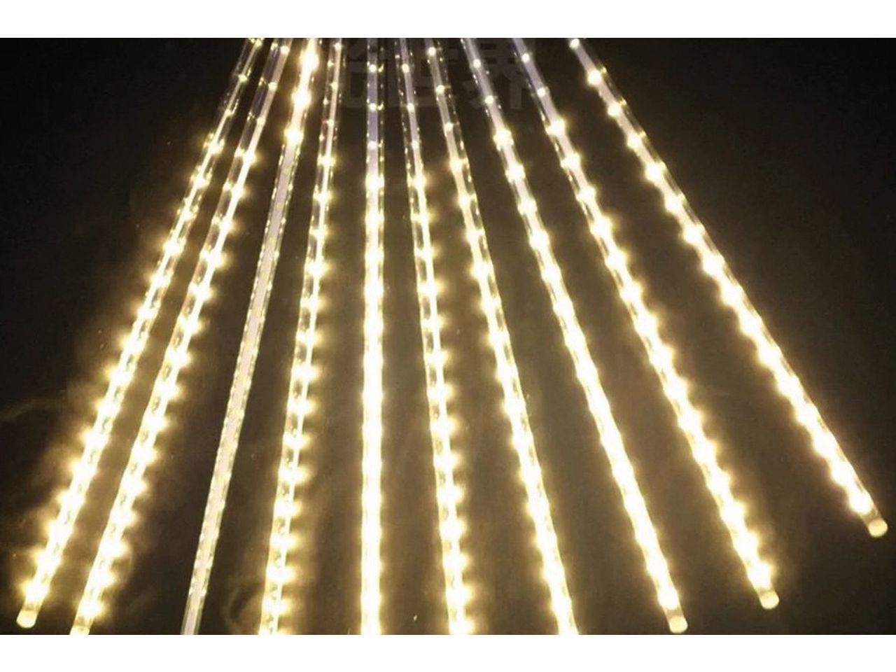 Tenda di luci natalizia con 8 tubi e 384 led misura 3x0,5mt per uso esterno connect colore caldo