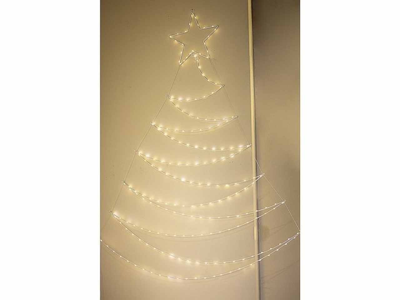 Albero di natale con luci bianco