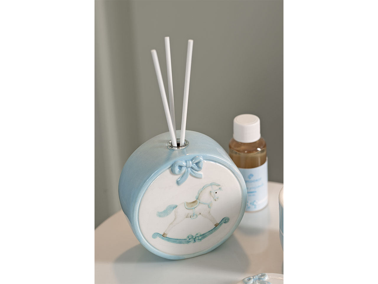 Diffusore con bacchette e decorazione cavallo azzurro 30ml fragranza ambra