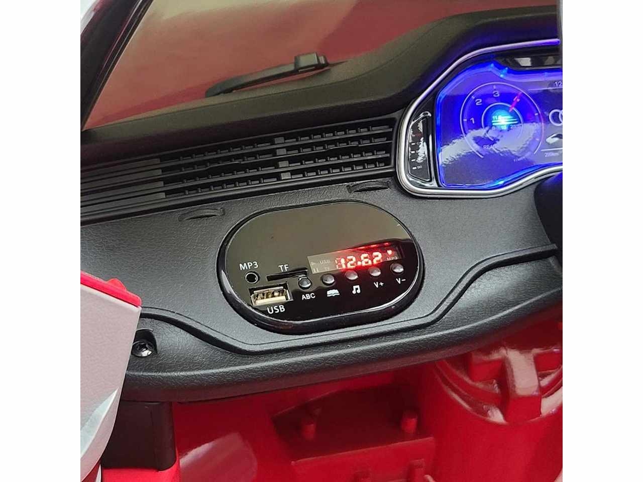 Auto audi q8 rossa 02320006$