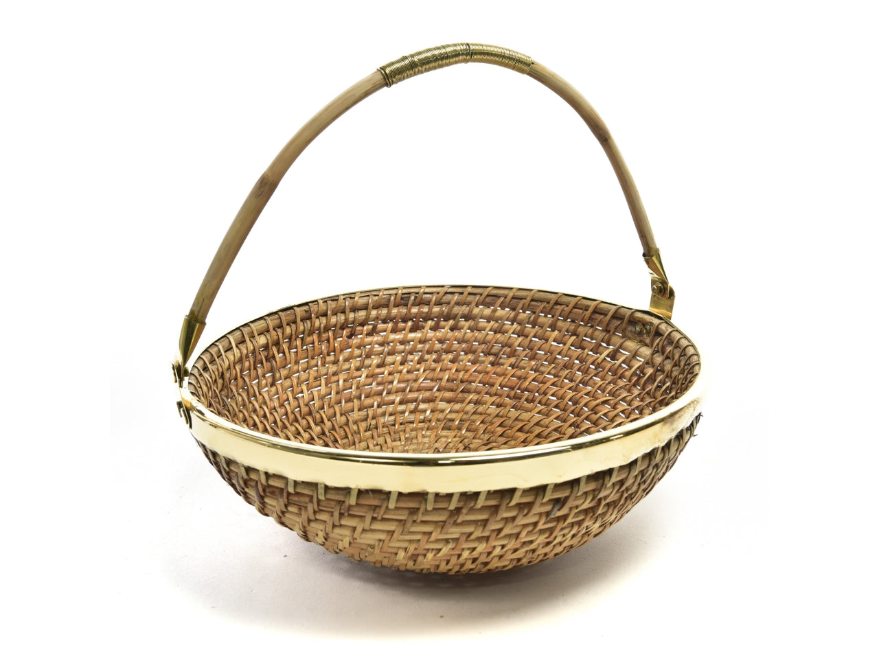 Cestino in rattan con bordatura in ottone d.32xh.15cm