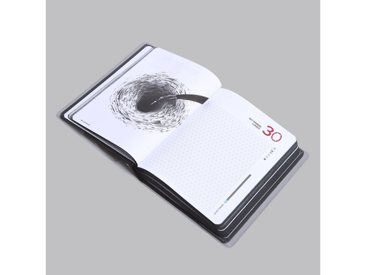 Diario Scuola 2024-2025 BE YOU Ultra Black Small, Agenda 12 Mesi Datata, Formato Easy 12,5cm x 16,5cm, Diario con Sticker e Segnalibro, Colore Nero - Giochi Preziosi