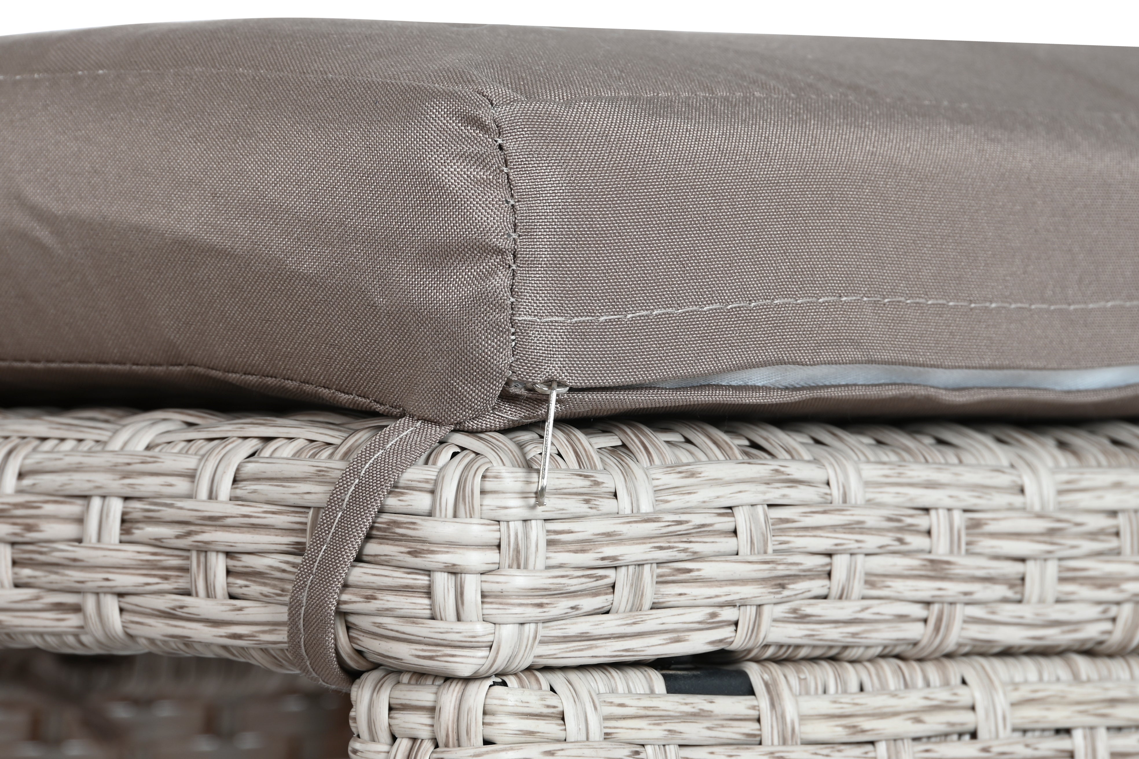 Tavola set da 6 sgabelli 1 tavolo in rattan sintetico e acciaio 143x80x100cm