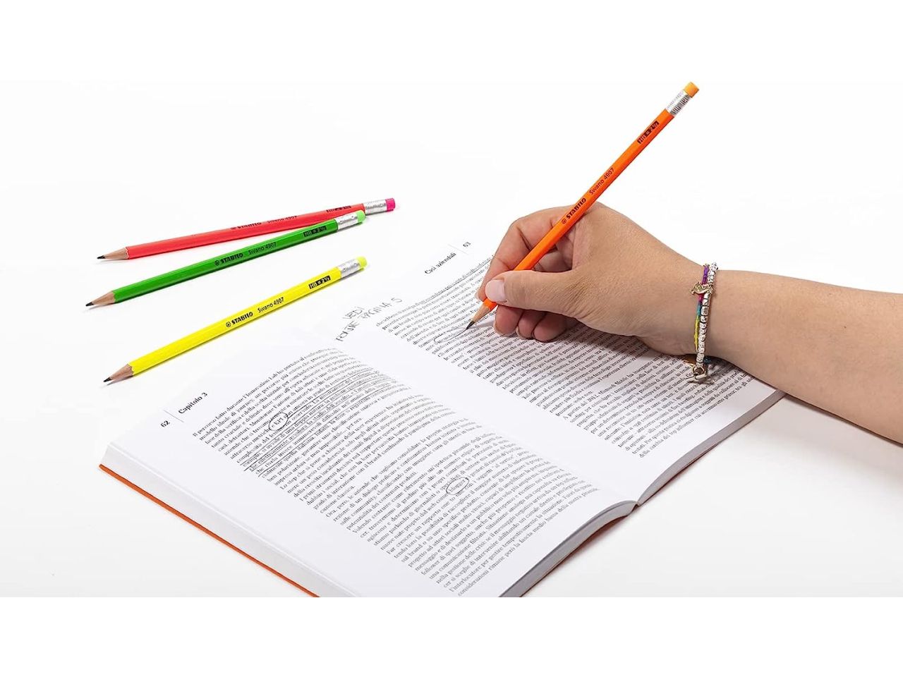 Stabilo matita swano fluo hb giallo banana , la confezione contiene 12 matite