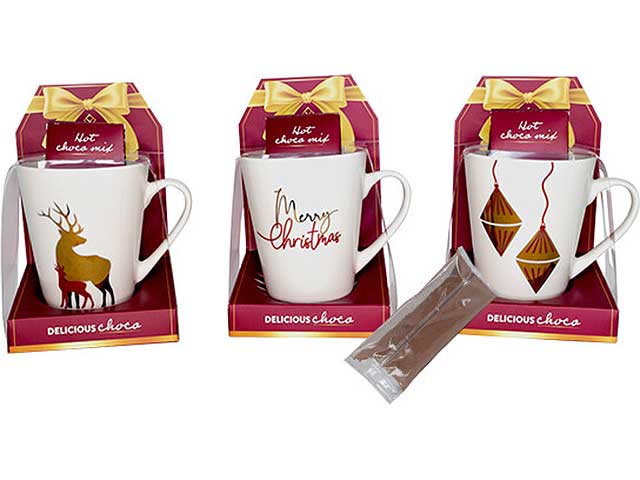 Mug con decorazione natalizia e bevanda