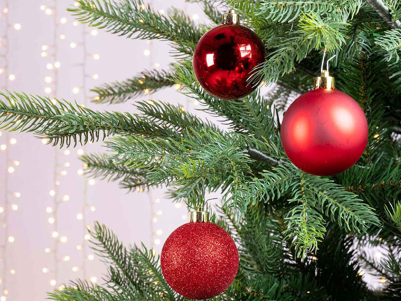 Palle di natale infrangibili finitura licida, opaca, glitterata e crespa colore rosso natalizio misura d.6cm - la confezione comprende 30 palle, 12 lucide, 6 opache, 6 glitterate e 6 crespe