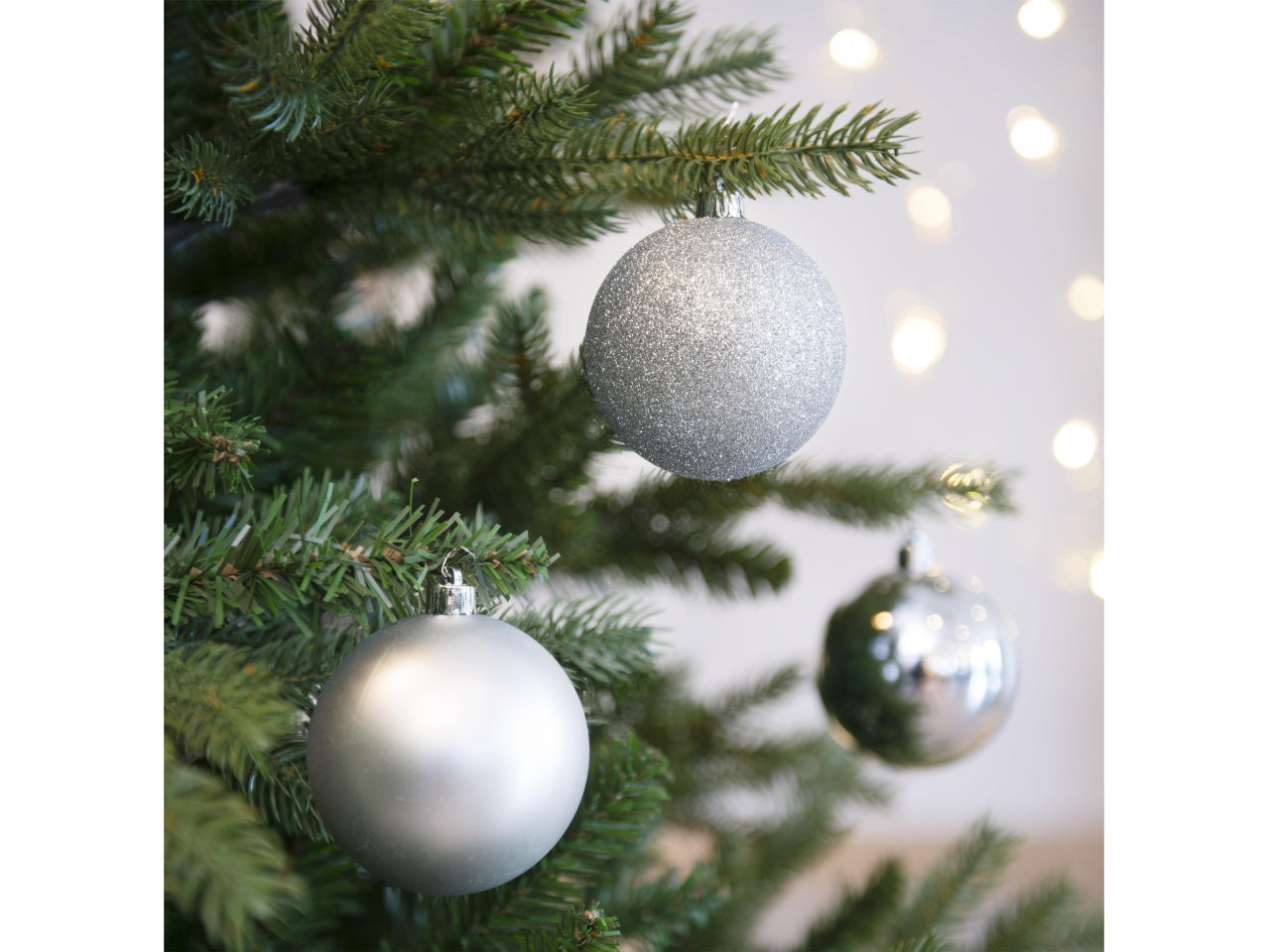 Palla di natale argentata lucida opaca glitterata in plastica d.8 cm, set da 34 palle - Decoris