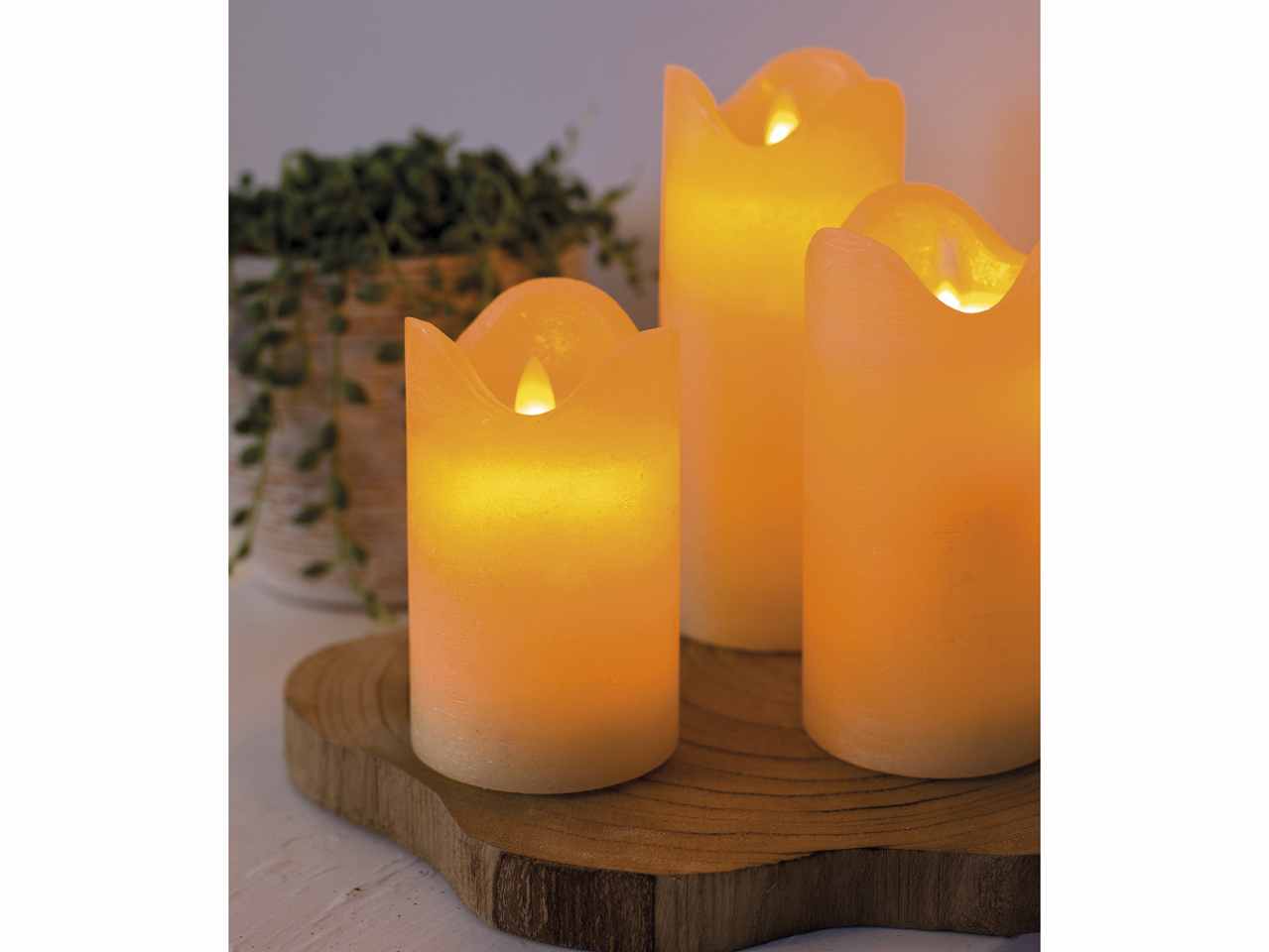 Candela led 15xd.7,5cm con funzionamento a batteria e uso interno crema/ bianco caldo