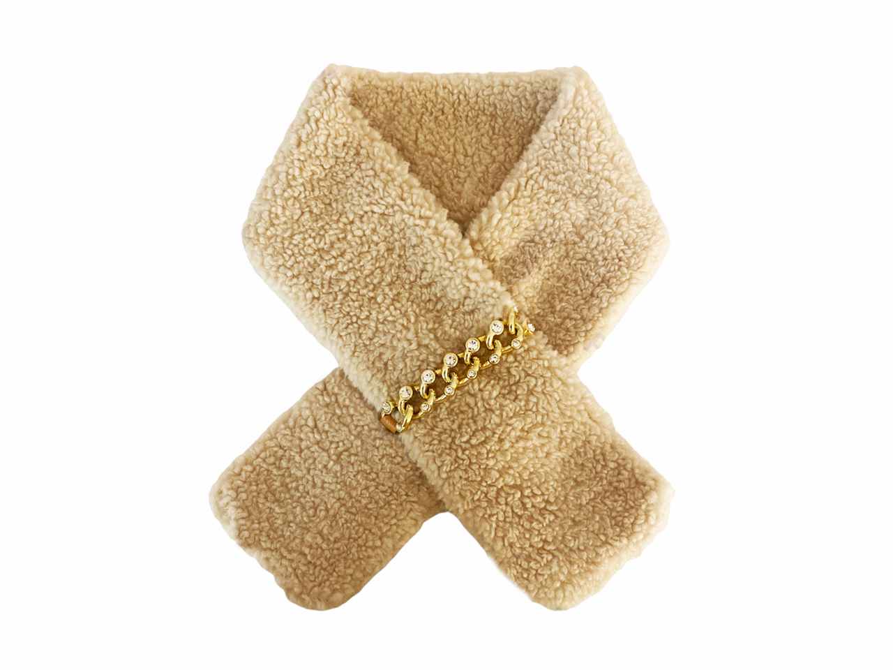 Sciarpa pelo pecora beige con passante in metallo e strass