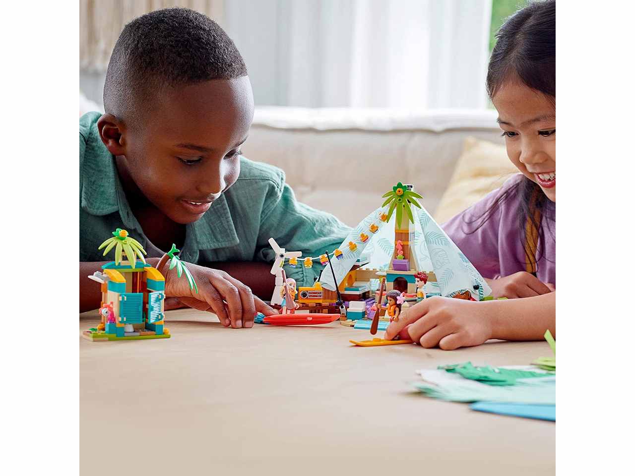 Lego friends glamping sulla spiaggia 41700