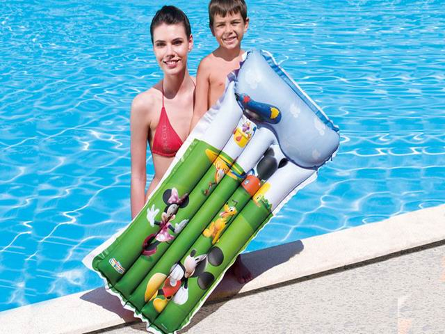 Materassino gonfiabile per piscina o mare mickey 119x61cm