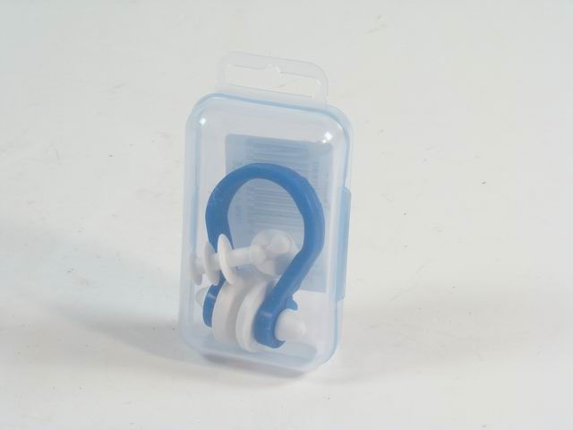 Stringinaso con tappi auricolari
