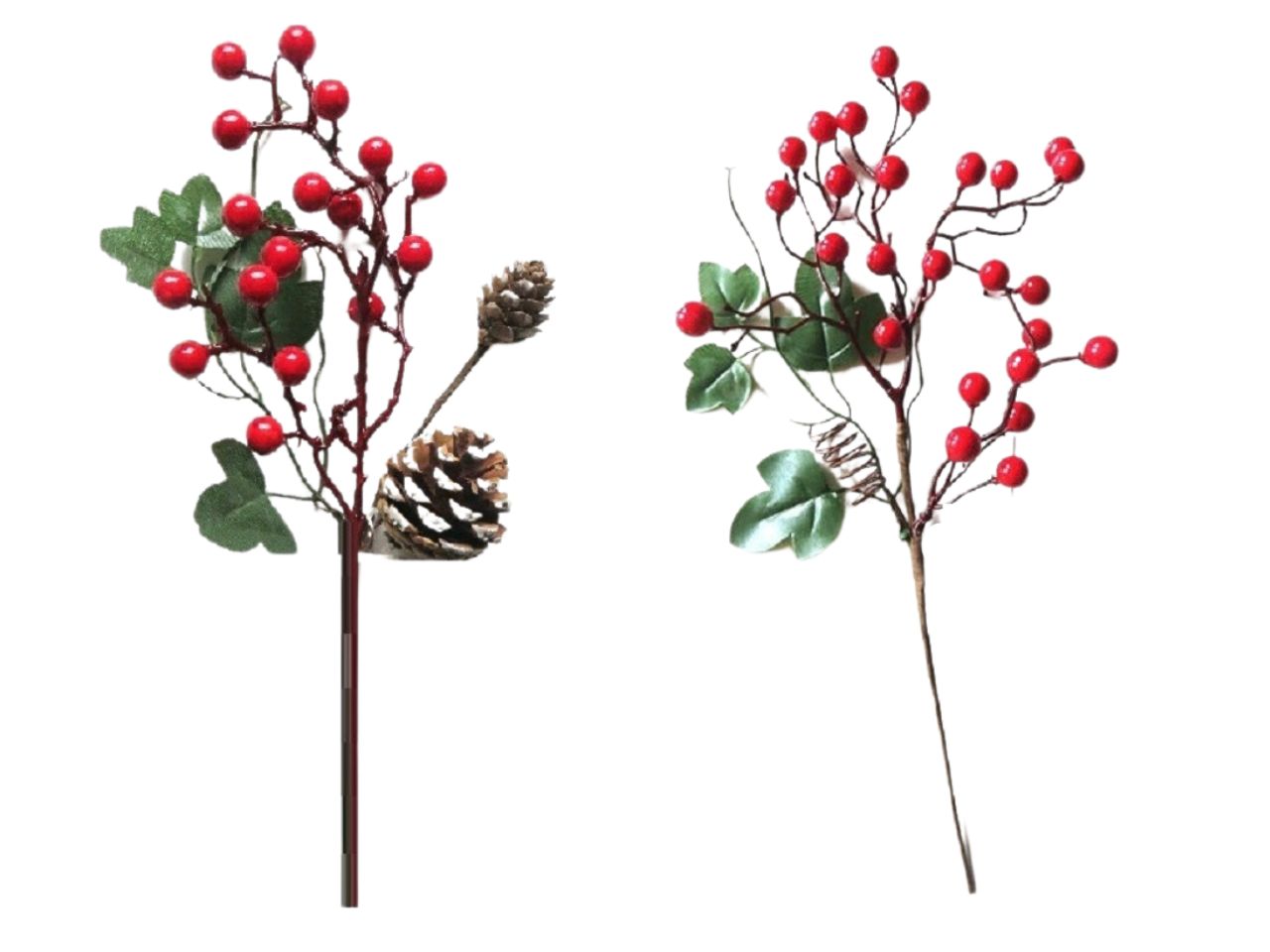 Ramo con bacche rosse e foglie piu' pigne misura h.32x10x15cm in 2 assortimenti