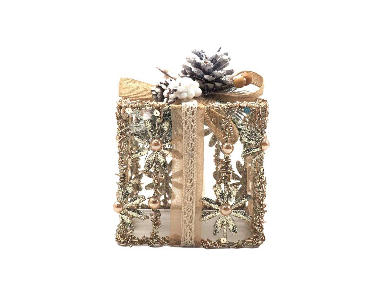 Pacco regalo c/aghi pino+bacche bianche/pigne nevate 18x12x12cm
