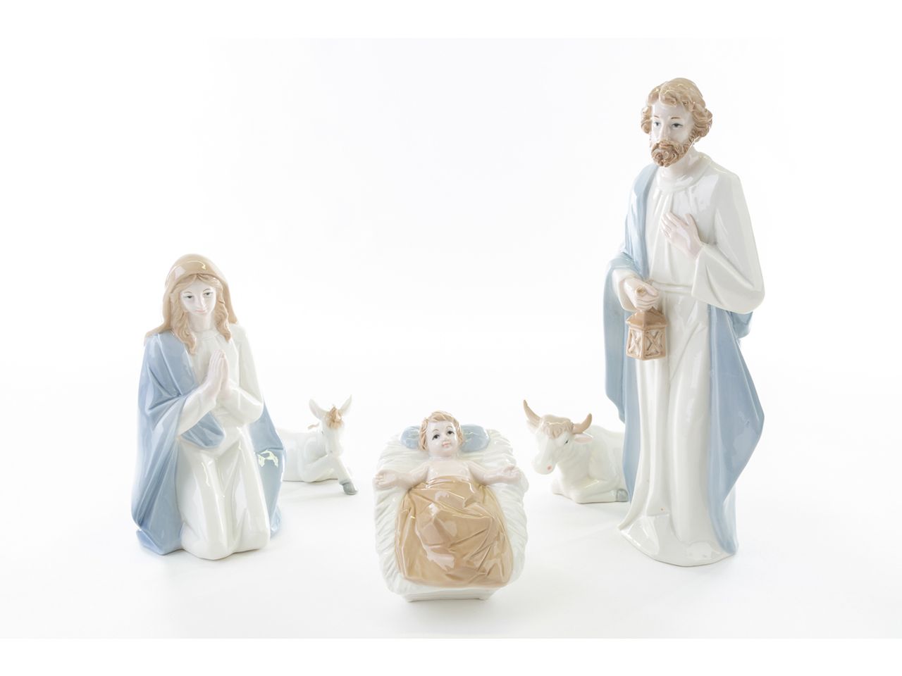 Nativita' in porcellana misura h.27cm - la confezione comprende 5 soggetti