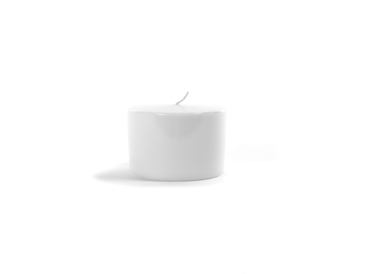 candela natalizia pillar linea lucid colore bianco misura h.5xd.8cm in scatola bianca